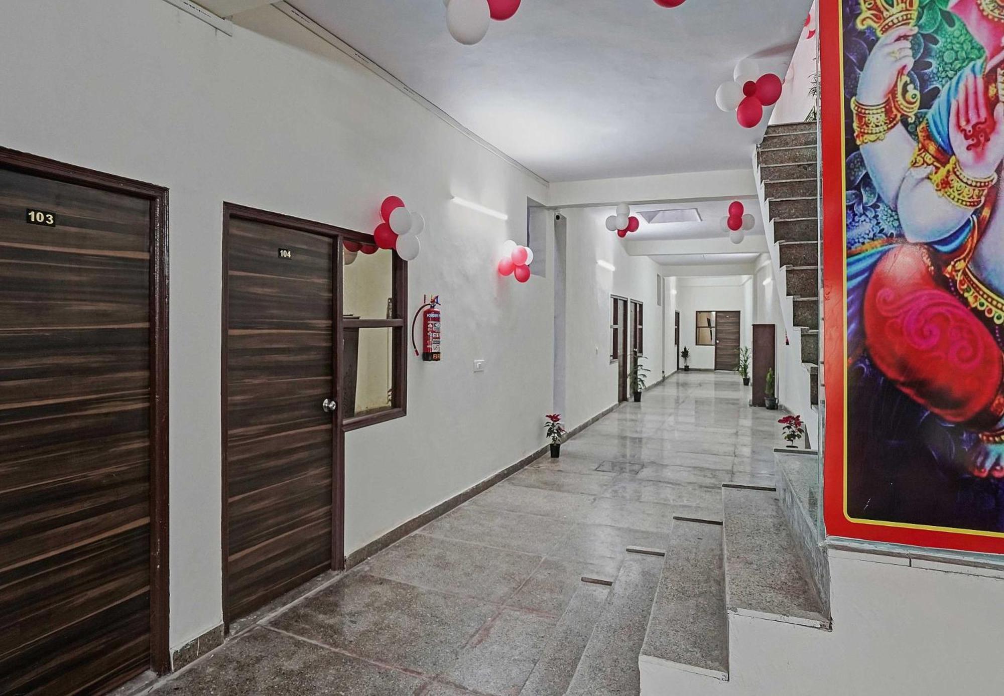 Hotel O Avs Hotel & Restaurant Noida Ngoại thất bức ảnh