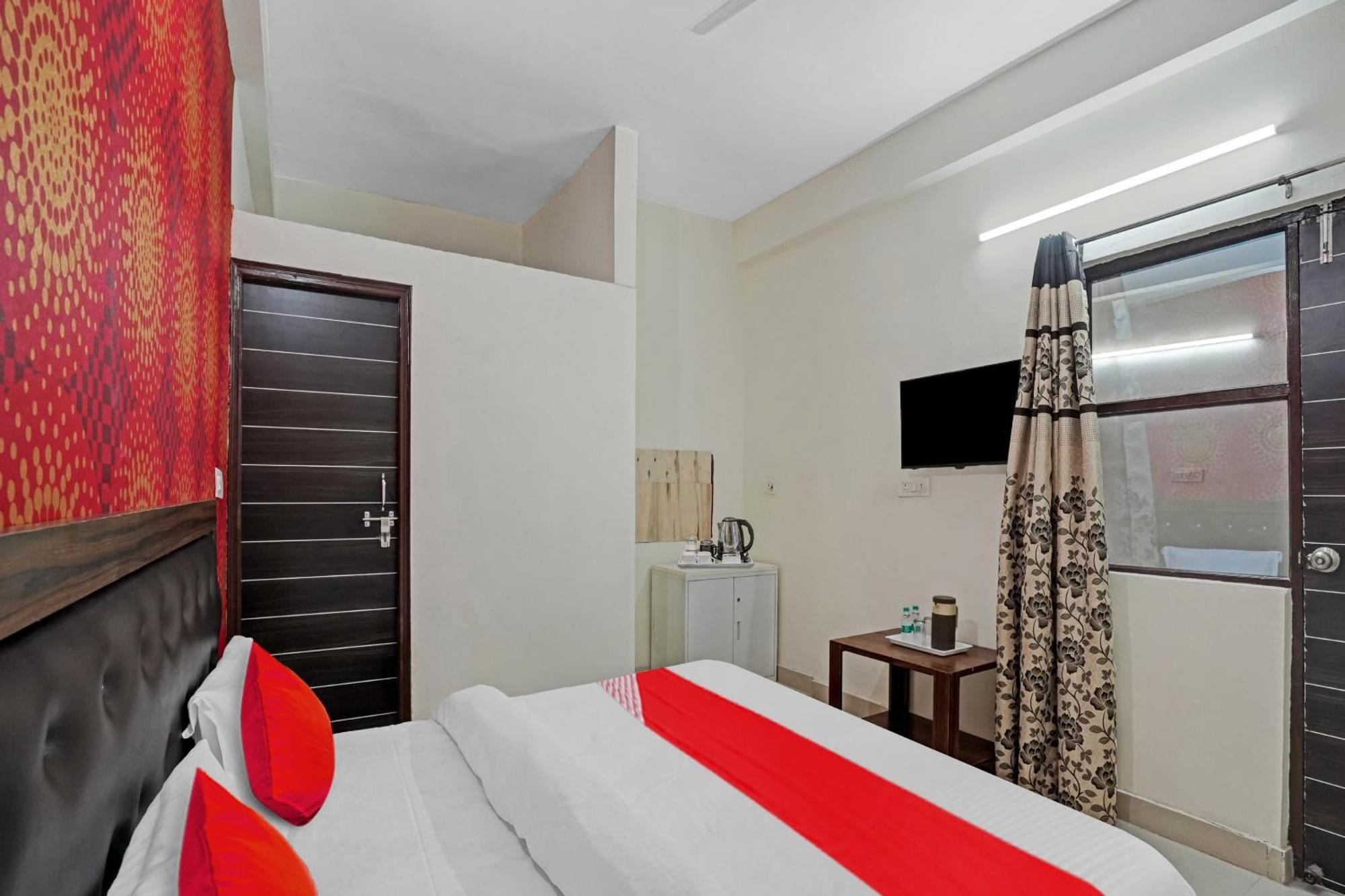 Hotel O Avs Hotel & Restaurant Noida Ngoại thất bức ảnh
