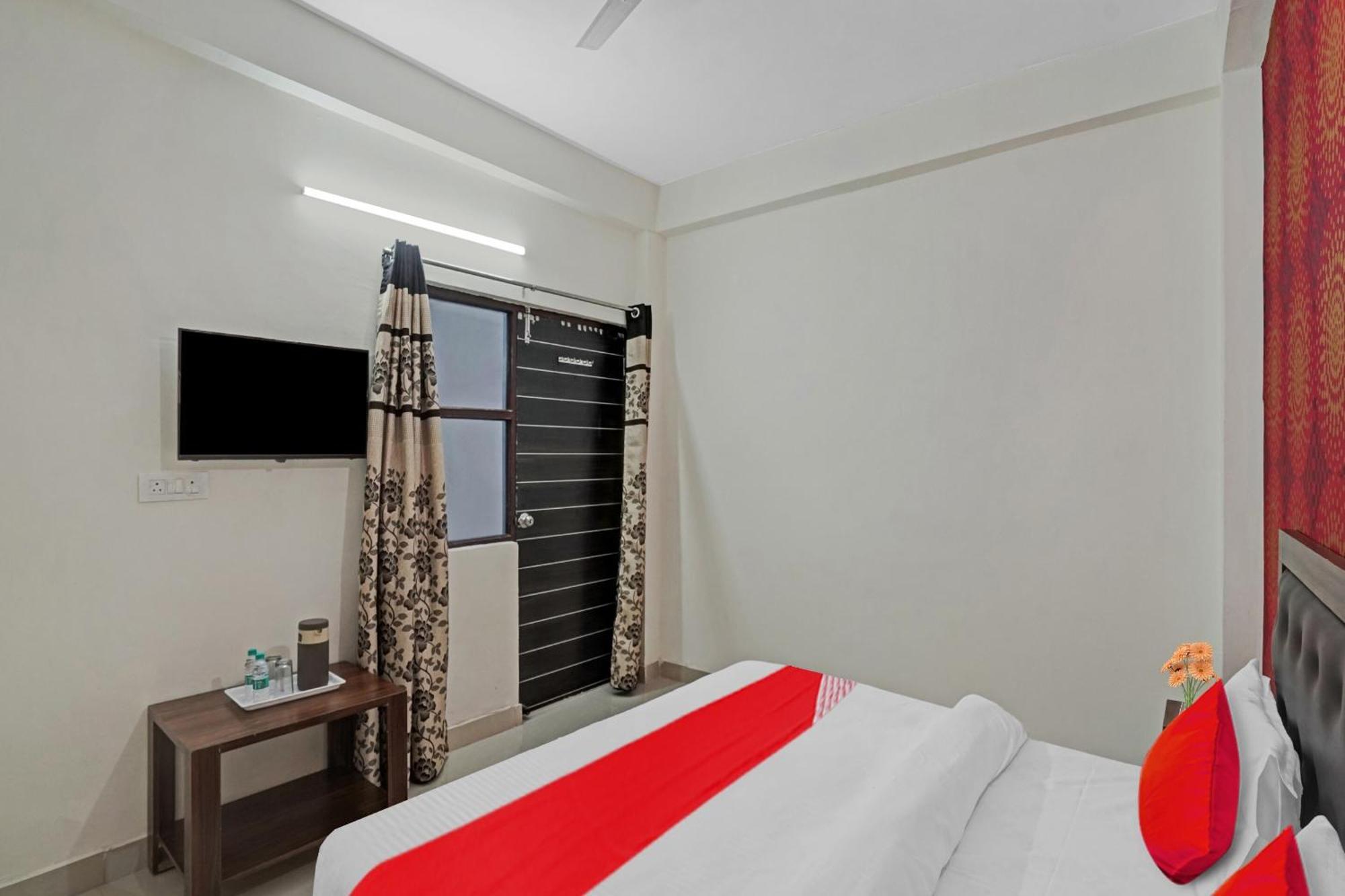 Hotel O Avs Hotel & Restaurant Noida Ngoại thất bức ảnh