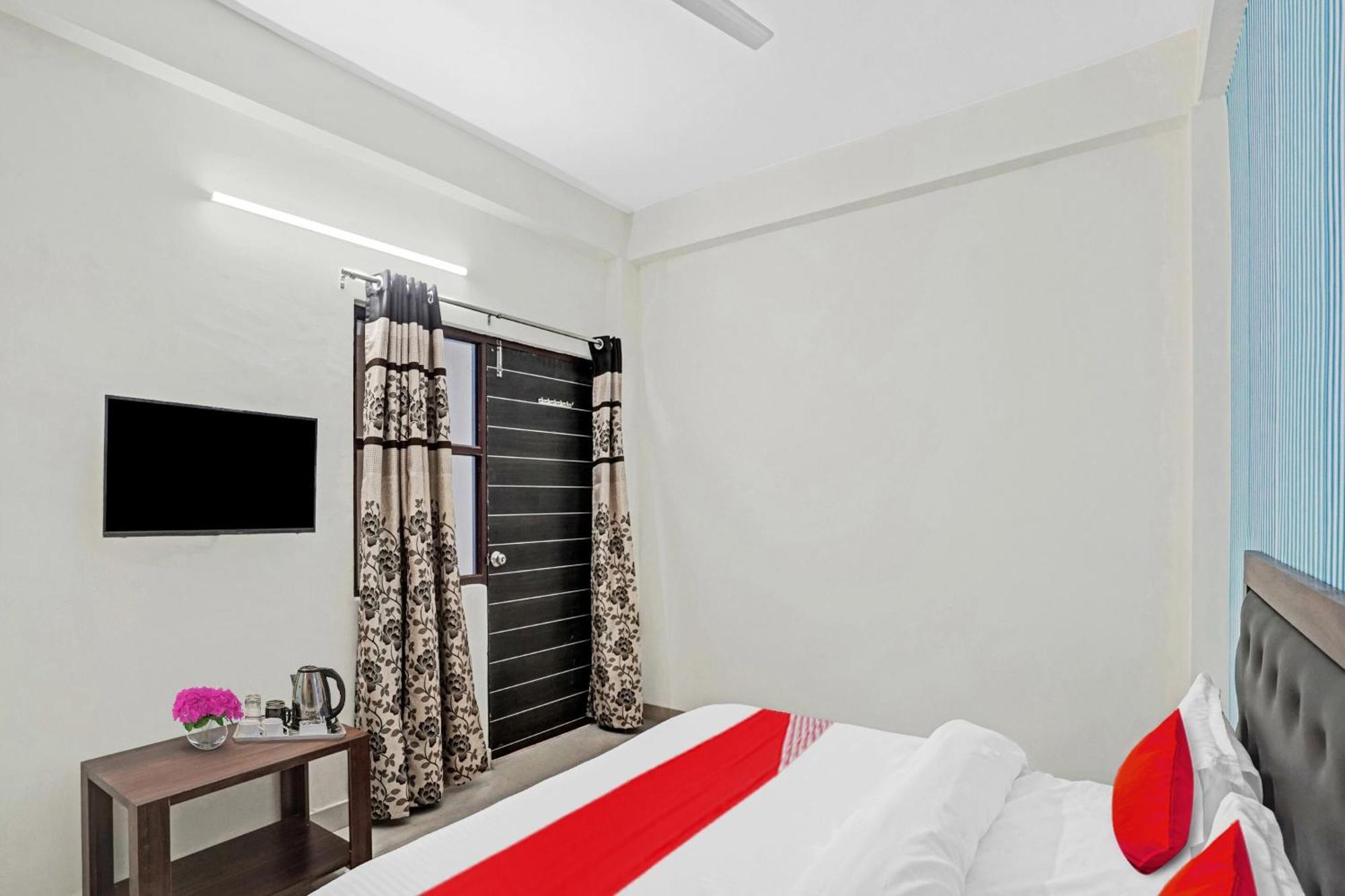 Hotel O Avs Hotel & Restaurant Noida Ngoại thất bức ảnh